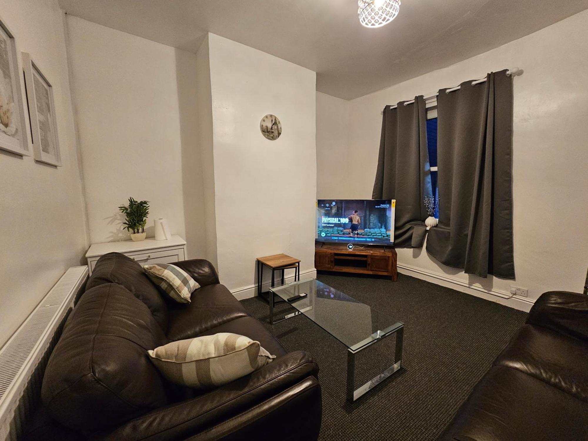 Вилла Convenient 3 Bed, Pr1 Near Uclan N Train Station Престон Экстерьер фото